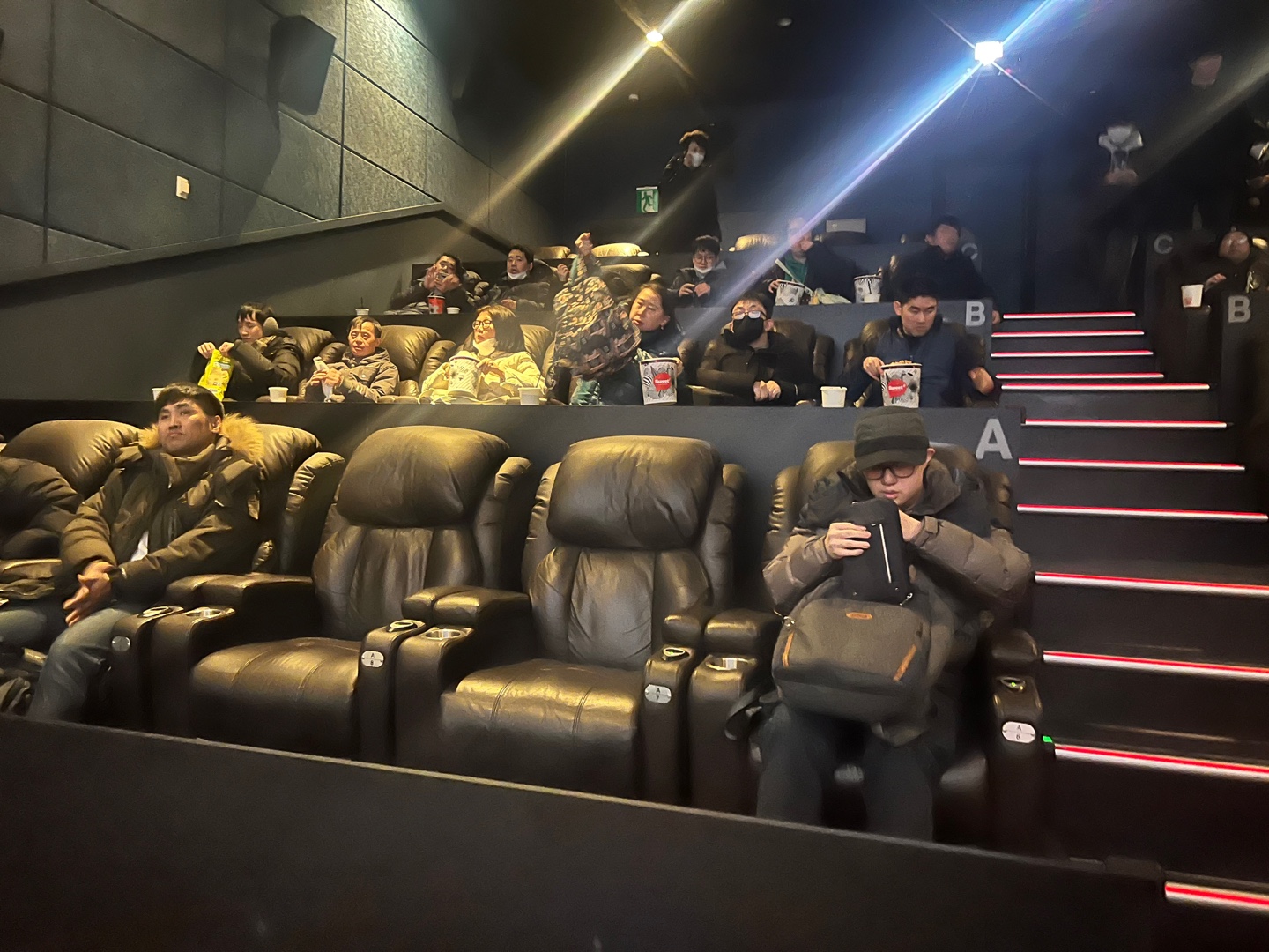 이용자 특별활동(영화관람) 프로그램 진행