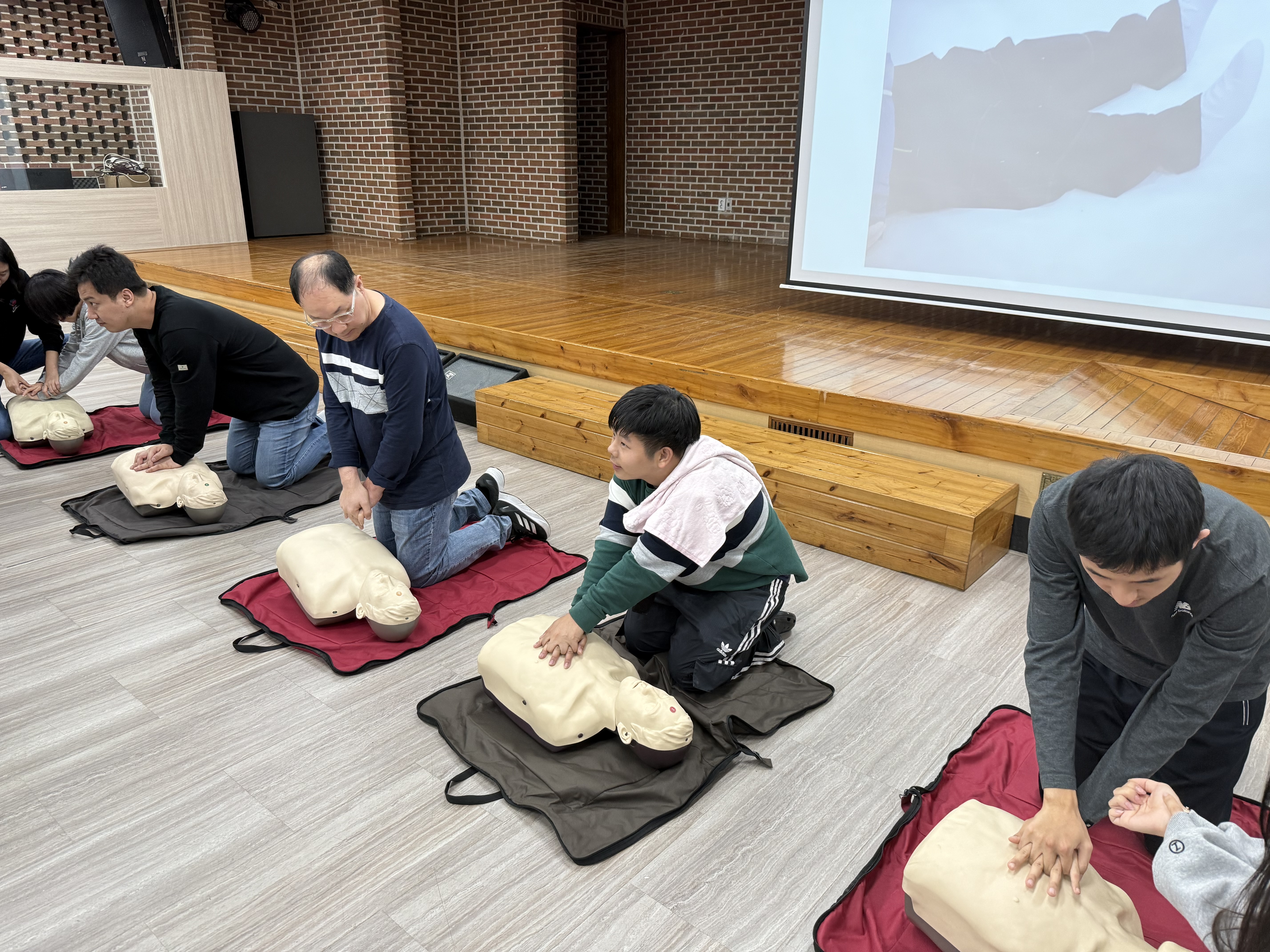 보호작업장 화재안전 소방교육 및 심폐소생술 교육 진행