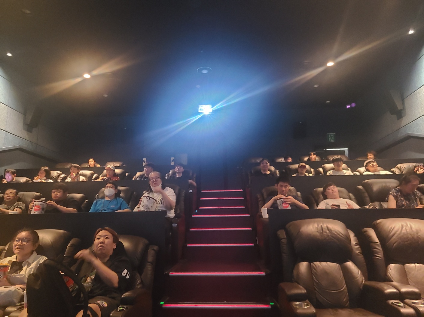 특별활동 (이용자 영화관람) - 슈퍼배트4