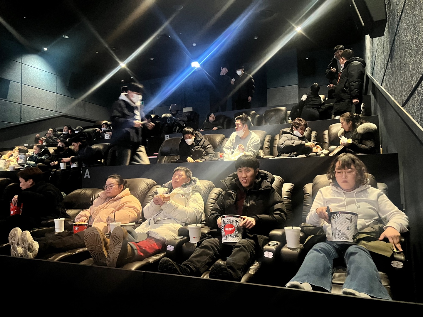 이용자 특별활동(영화관람) 프로그램 진행